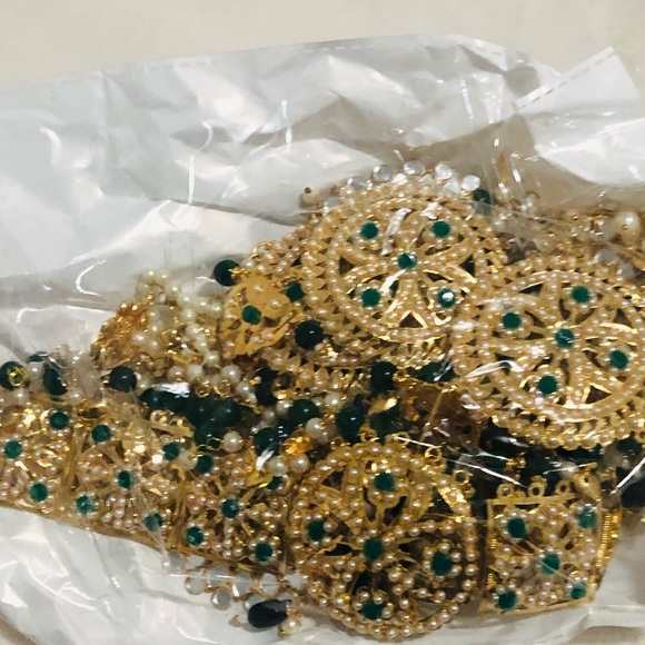 Jewelry - Picture 14 of 16